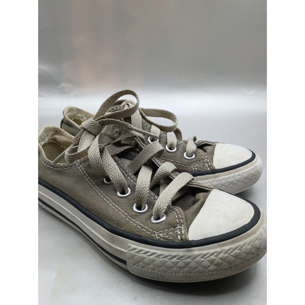Youths Converse Chuck Taylor All Star low-top sneakers in a grey canvas